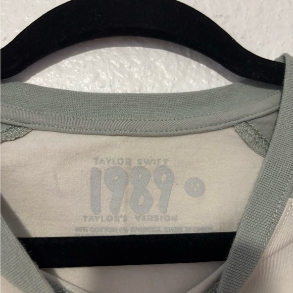 Taylor Swift 1989 Gray and Cream Baby Tee - Picture 2 of 3